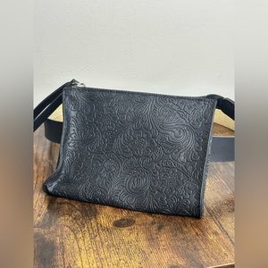 NWOT Stone Mountain Black Leather Belt Bag fanny pack size small
